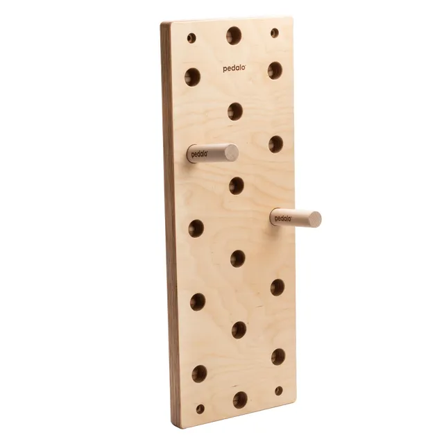 pedalo-kletter-trainingsboard-300-vertikal-pegboard-kletterboard image 1