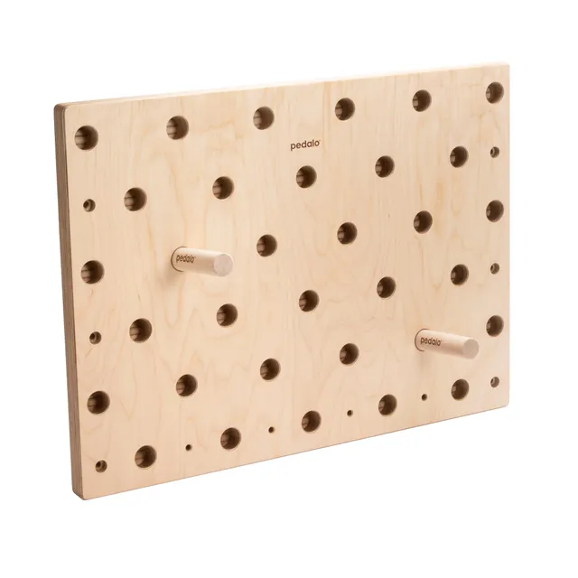 pedalo-kletter-trainingsboard-600-kletterboard-pegboard-mit-sticks image 1