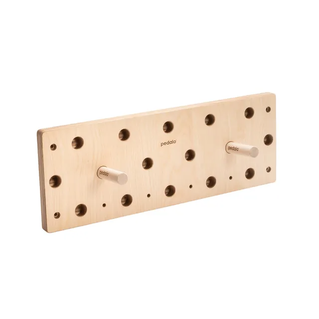 pedalo-kletter-trainingsboard-300-pegboard image 1