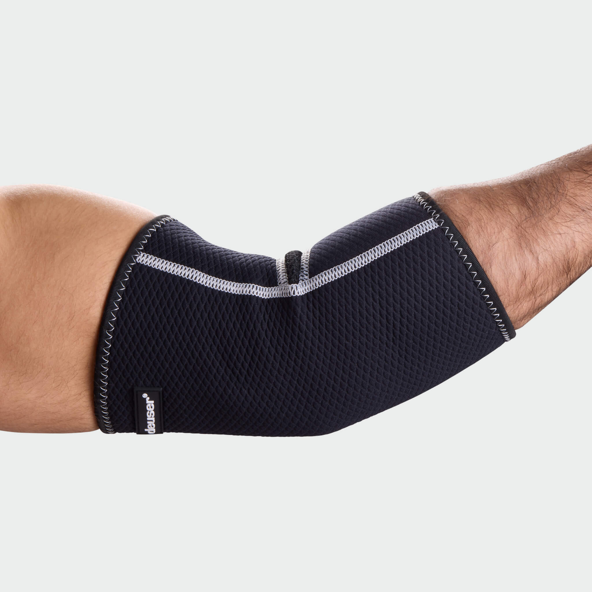 deuser-ellenbogenbandage-neopren-w-rmende-ellenbogenbandage image 1